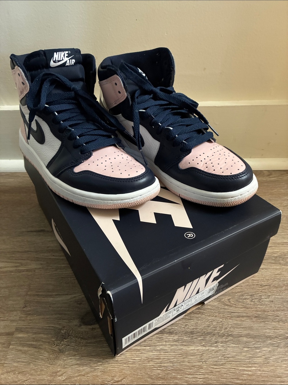 Nike Air Jordan 1 Retro High OG Sneakers Size 5.5 Bubble Gum Blue/White/Pink